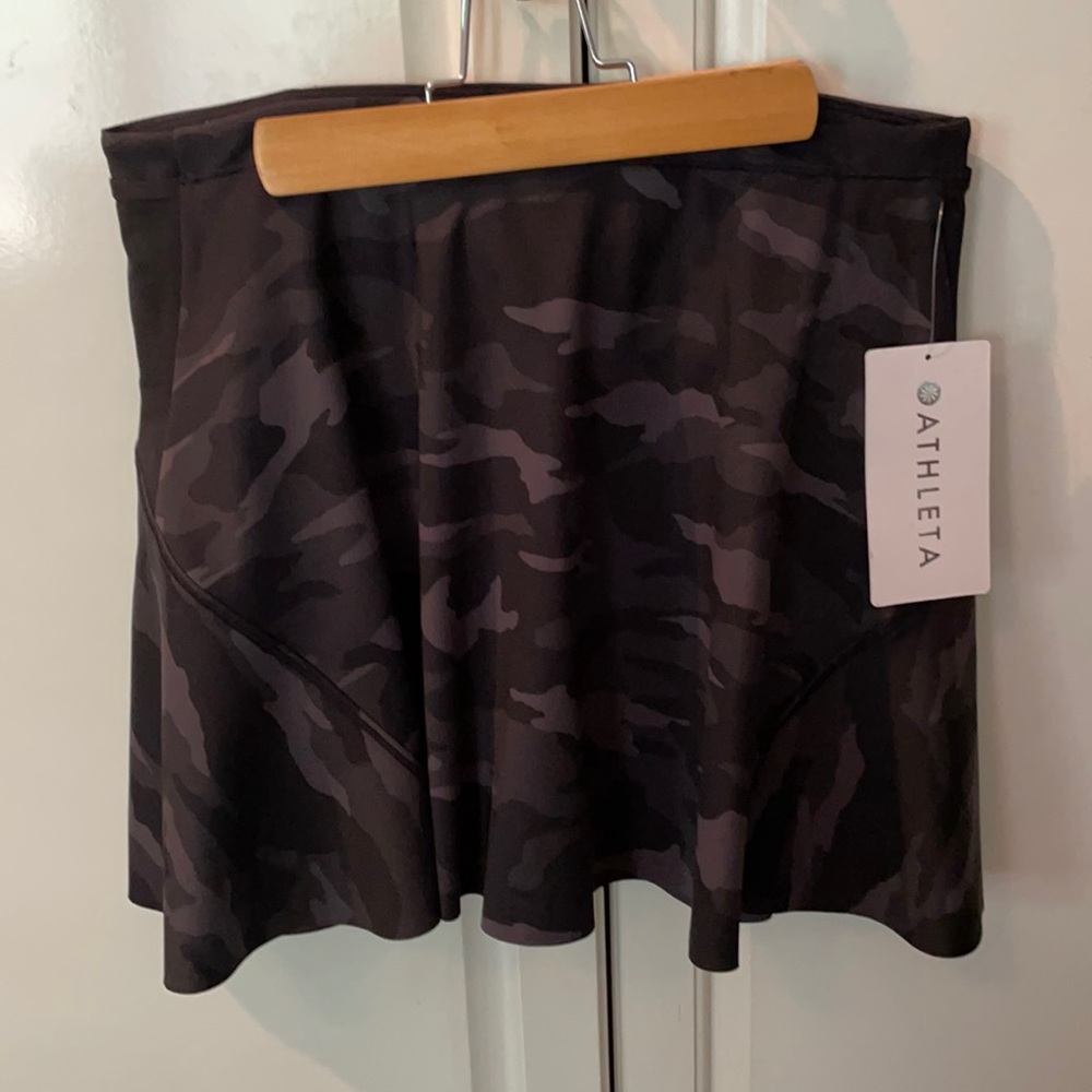 ATHLETA camo print skirt. NWT